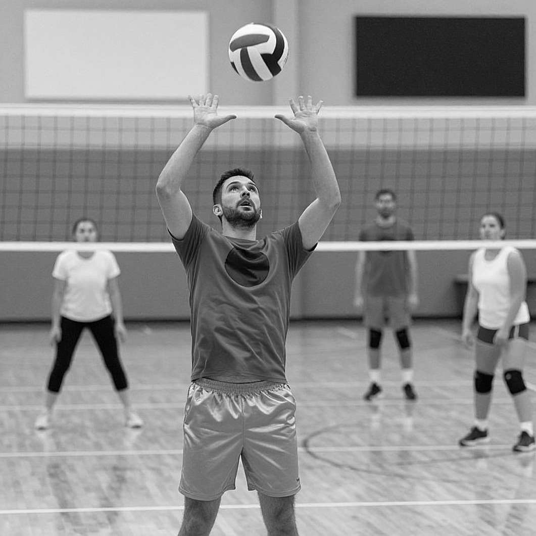 Cú spike vào mặt năm 2026 và bài toán người 14 tuổi của bóng chuyền nữ Việt Nam